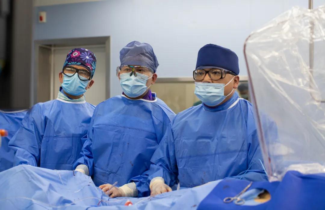 完美！僅5毫米手術(shù)傷口，解決七旬老人主動脈夾層及多年“房顫”帶來的腦卒中煩惱！