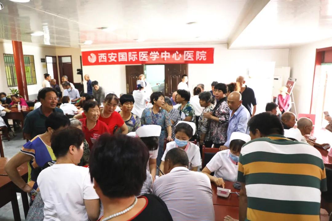 “施天使之愛，佑百姓健康”系列公益義診——走進綠地社區(qū)