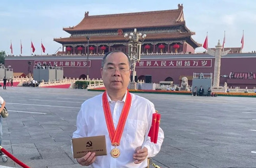 “抗疫先進(jìn)”吳昌歸教授進(jìn)京參會：總書記的話激勵我繼續(xù)在臨床一線為黨工作