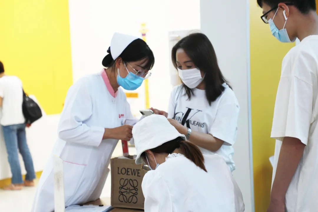 免掛號費(fèi)、診查費(fèi)，送健康卡……他們紛紛為這項(xiàng)暖心服務(wù)點(diǎn)贊！