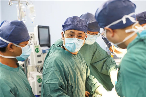 大醫(yī)之道35｜蔡磊：心有猛虎，細(xì)嗅薔薇