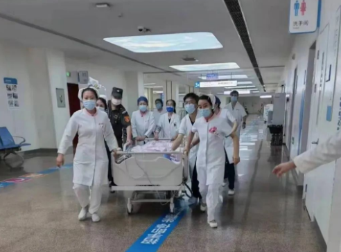 “999”急救集結(jié)號響起！他們與時間賽跑......