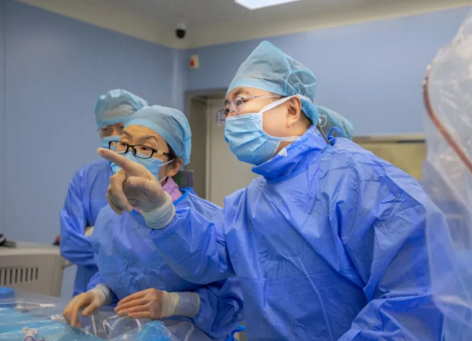 67歲的他輾轉(zhuǎn)大半個中國，就為打通“心門”