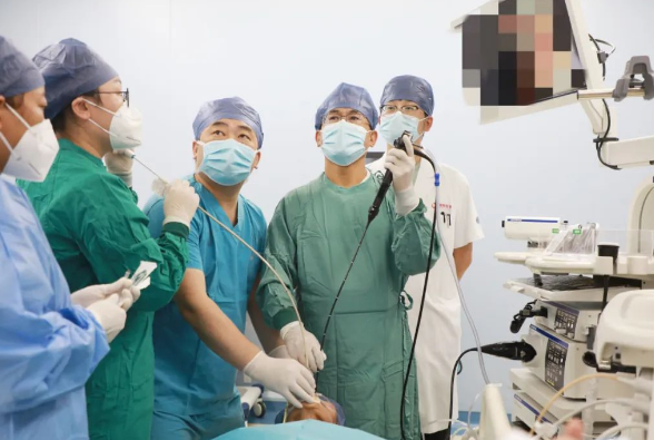 “氣”懸一線！多學科聯(lián)手為僅有30公斤的她撐起呼吸通道