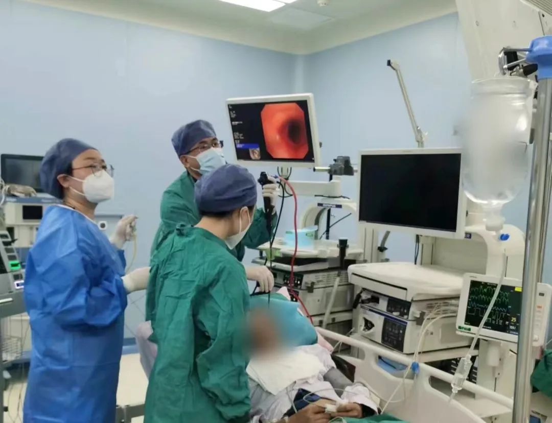 年過七旬的他，氣管被堵90%！危急時刻......