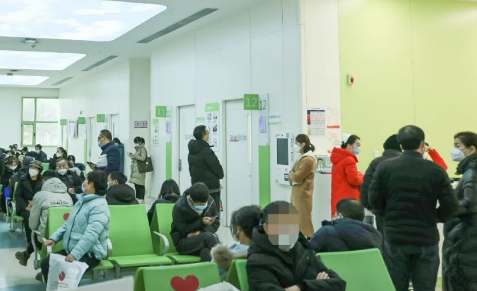 節(jié)后首個工作日|不停歇，他們?nèi)κ刈o(hù)患者健康！