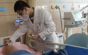 危急重癥、“大白肺” 90%以上恢復良好，他們?nèi)绾巫龅降模?>
				             </a>
                <div   id=