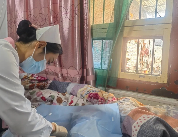 護(hù)理到家，愛不掉線—— “互聯(lián)網(wǎng)+護(hù)理上門”服務(wù)打造24小時溫馨守護(hù)！